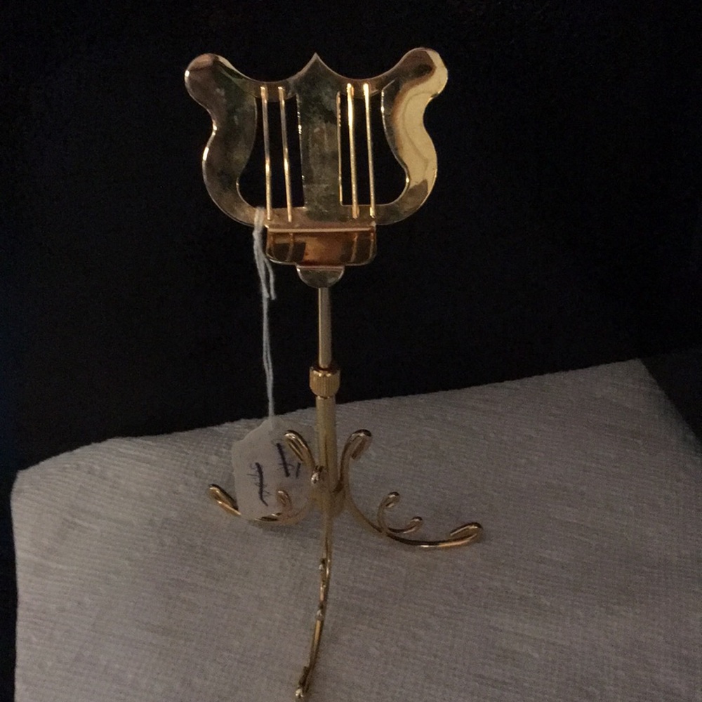Doll music stand